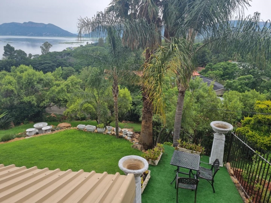 5 Bedroom Property for Sale in Meerhof North West